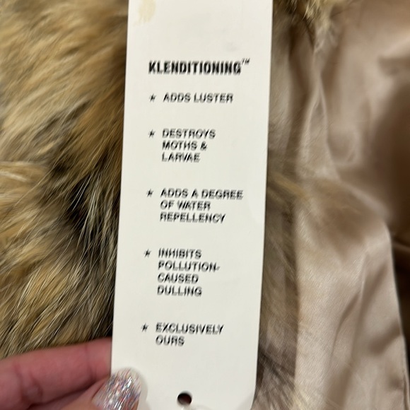 Vintage Raccoon Fur Coat with Raccoon Tails - Picture 9 of 10